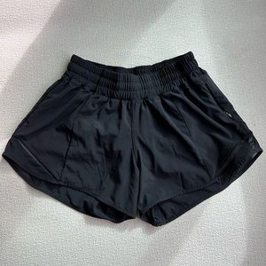 Lululemon black hottie hot shorts 4” inseam